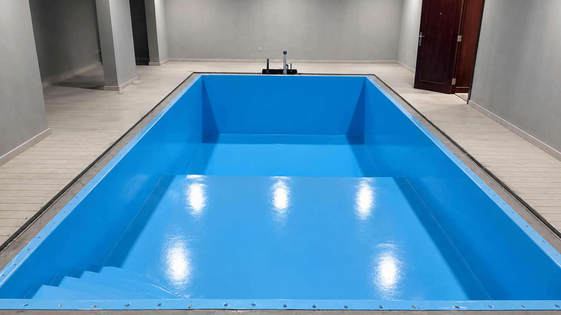 Professional indoor swimming pool waterproofing completed by Safwa Contracting, providing a durable and leak-resistant waterproofing system in Jeddah, Saudi Arabia.